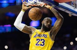 开云体育入口-湖人惨败湖人，詹皇低迷表现难力挽狂澜