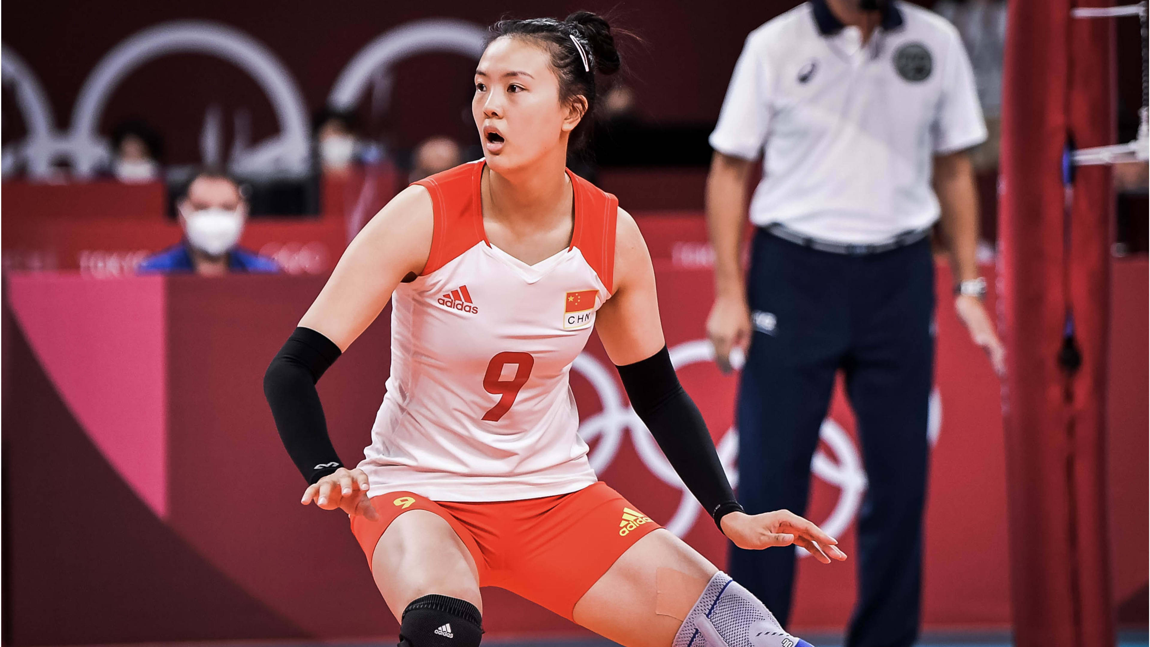 中国女排小将在比赛中崭露头角