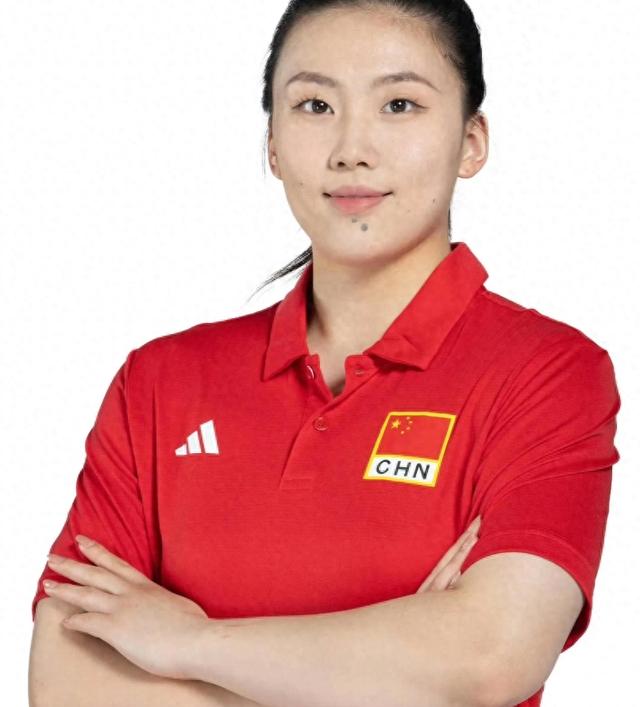 中国女排小将在比赛中崭露头角