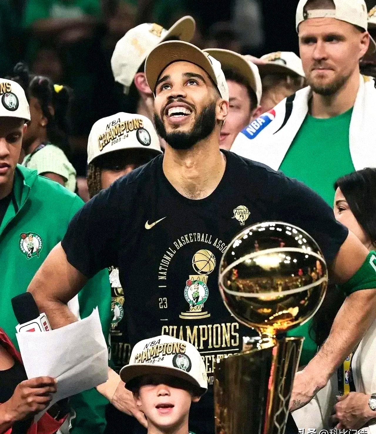 凯尔特人豪取大胜，欧锦赛唱响足球圣歌的简单介绍