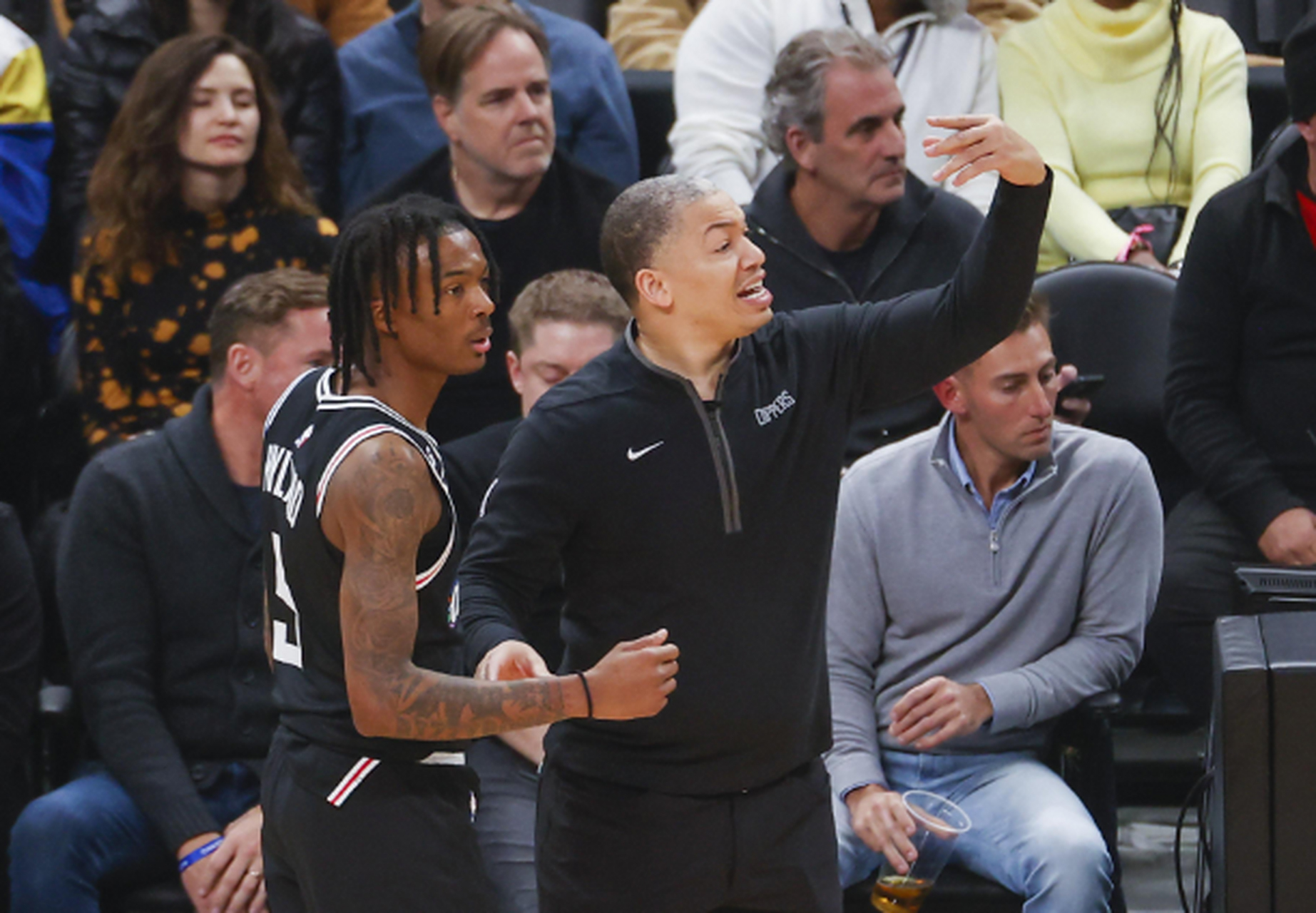 凯尔特人大胜公牛，泰伦卢首秀失利