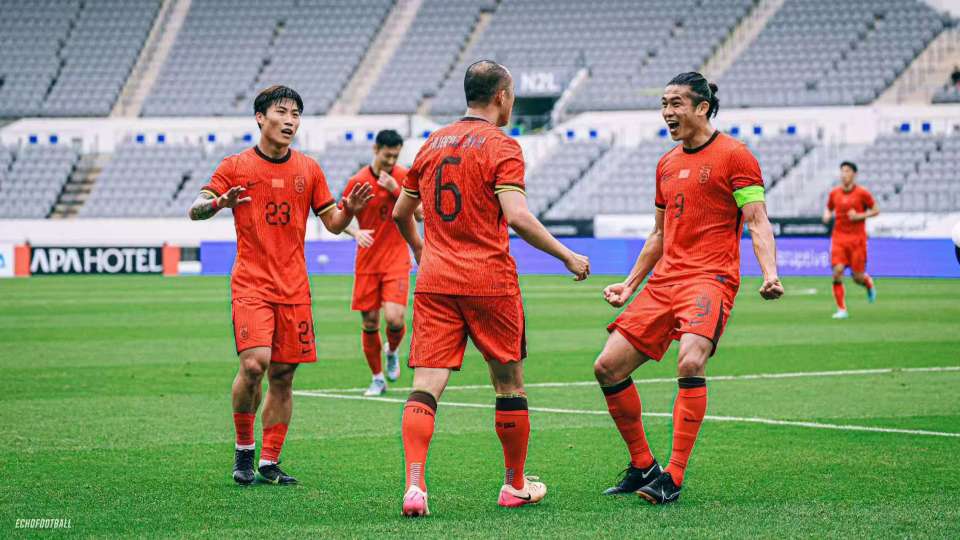 华人球员进球献良机，帮助球队获胜